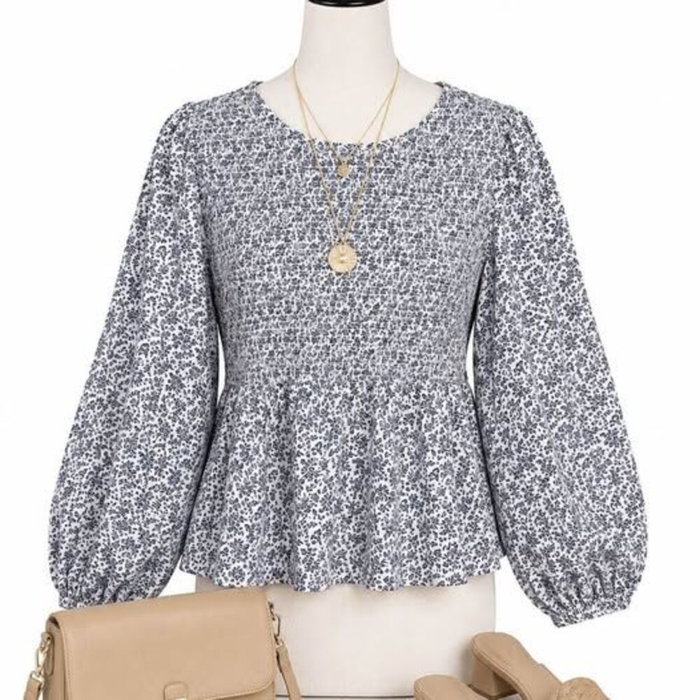 Universal Thread Blue & White Floral Smocked Peplum Blouse – Size Medium